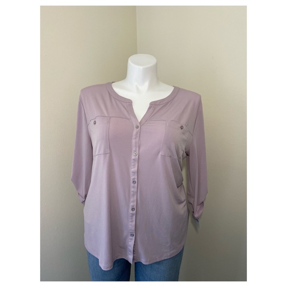 Ellen Tracy Tops - 💕 Ellen Tracy Blouse